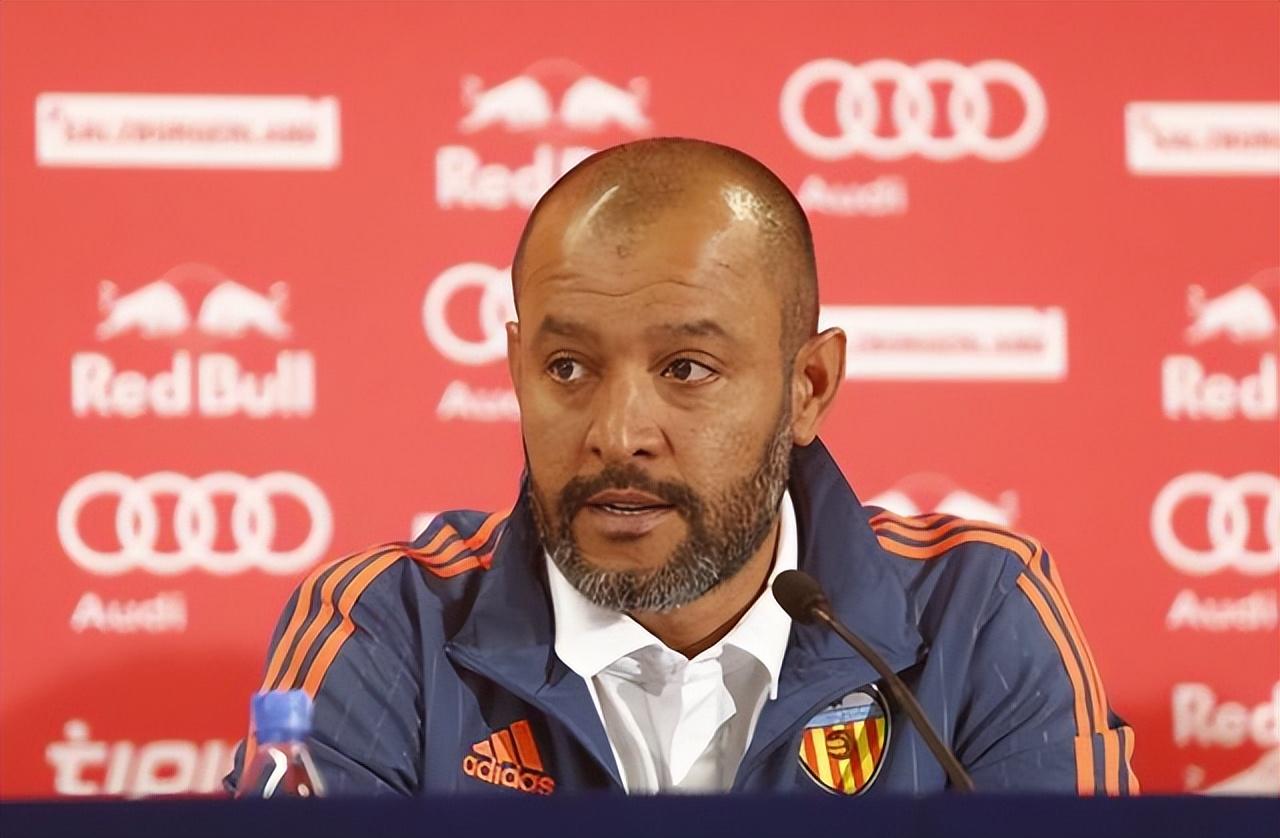 开云下载-瓦伦西亚主场失利，降级危机愈发严重