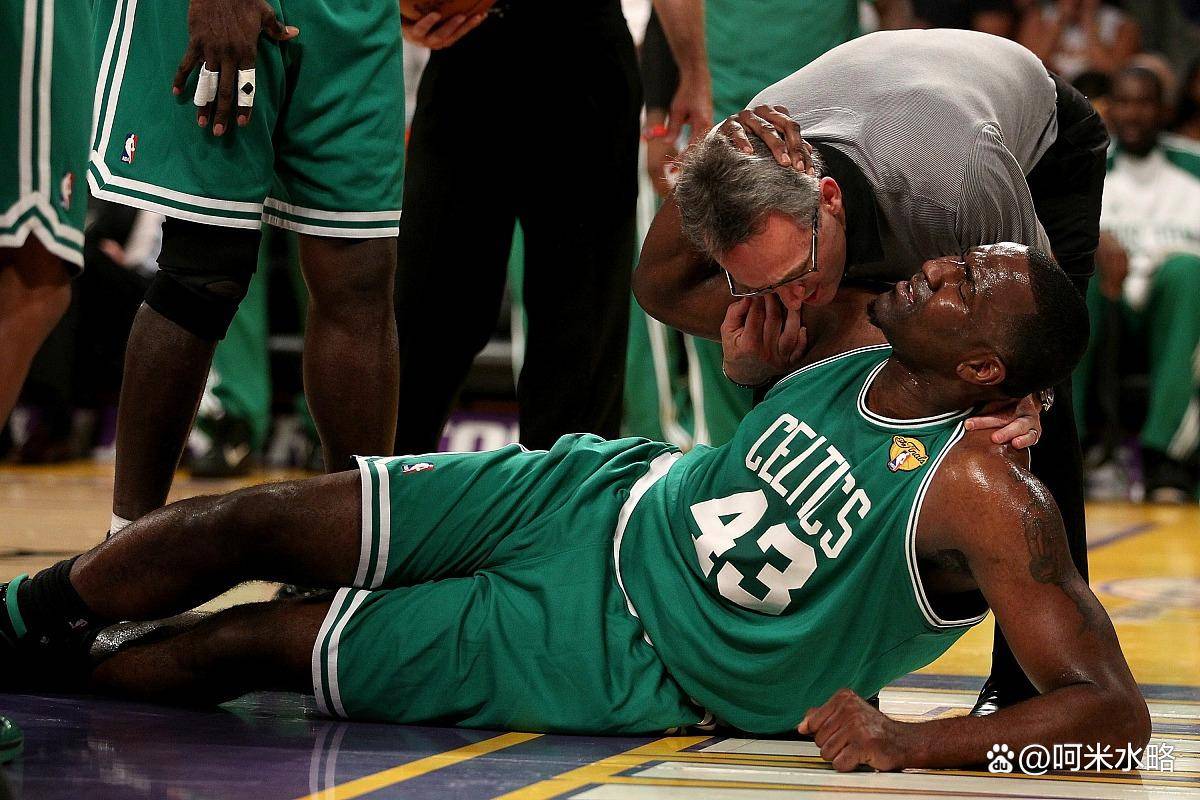 开云体育中国-凯尔特人队逆转战胜活塞队，Tatum离场受伤
