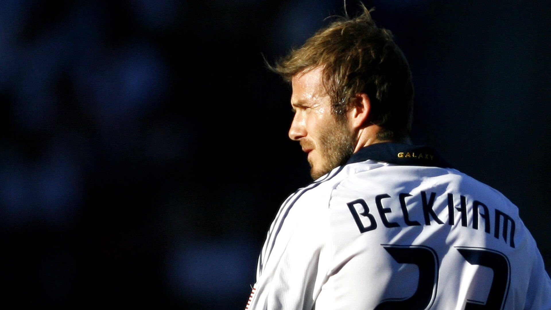 开云官网-方向盘在他脚下，当西亚卡姆在篮球场上开启F1冠军模式