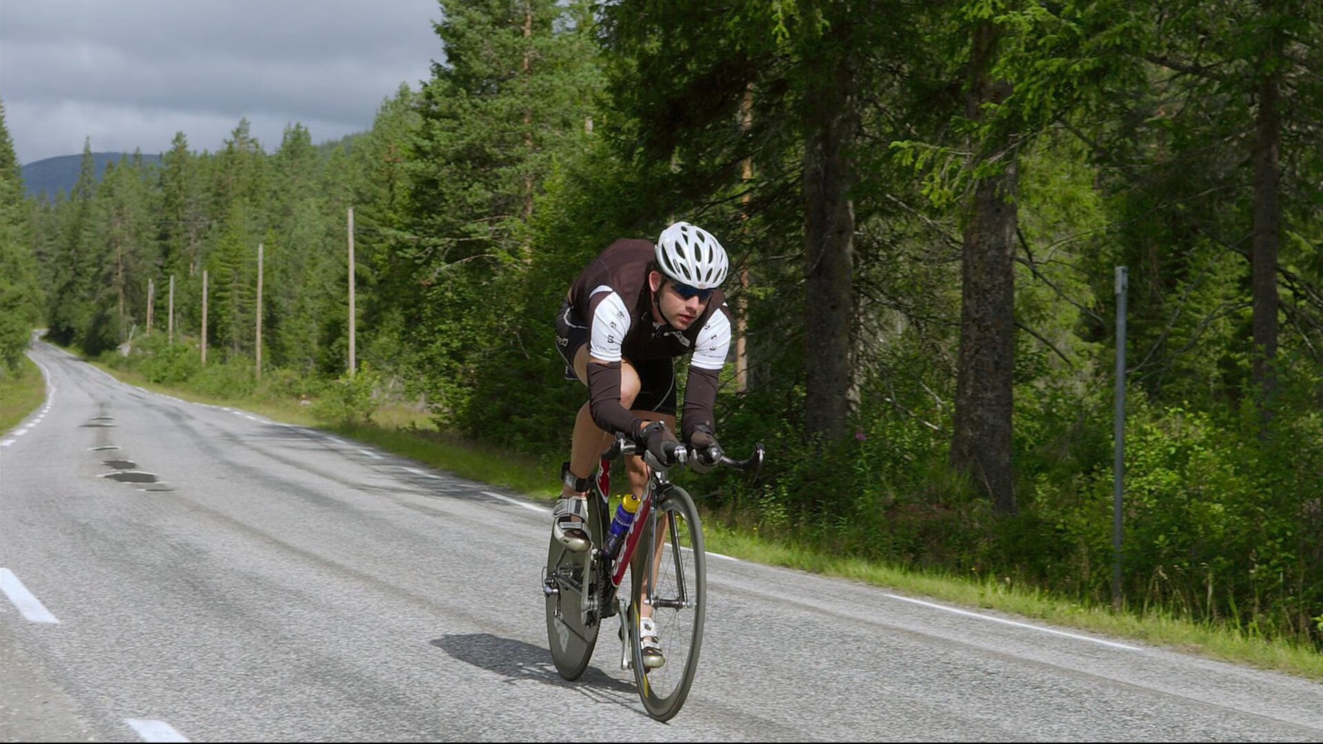 开云体育入口-双线奇迹，丹麦队足球翻盘德国队，黄鸭组合羽毛球刷新纪录
