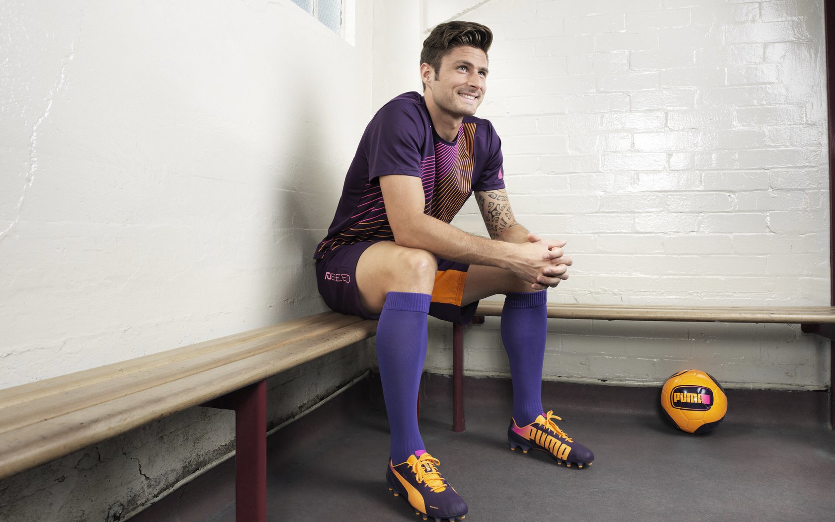 开云体育app-莱万孤岛突围，土耳其血色逆袭